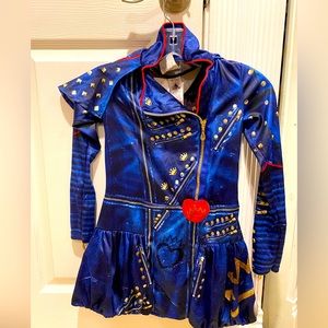 Disney Descendants 2 Evie costume. Size 7/8.
